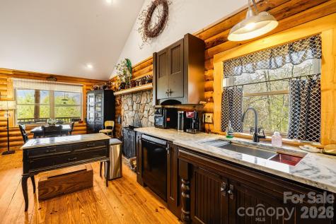409 Hamlet Drive Burnsville NC 28714