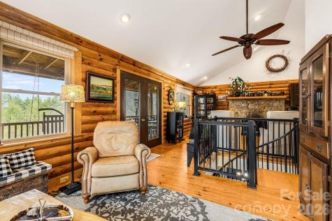 409 Hamlet Drive Burnsville NC 28714