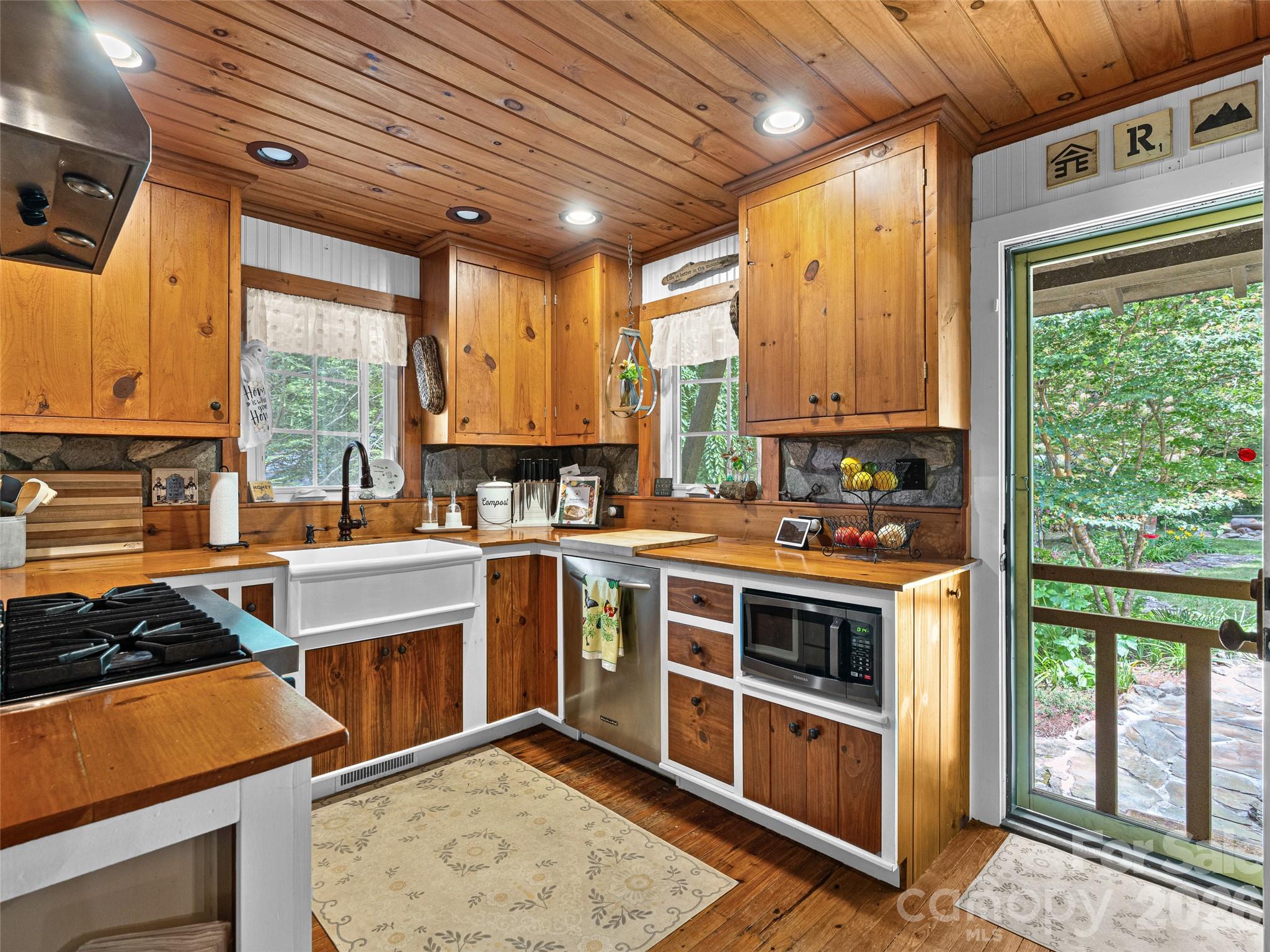 85 Chestnut Hill Road Gerton NC 28735