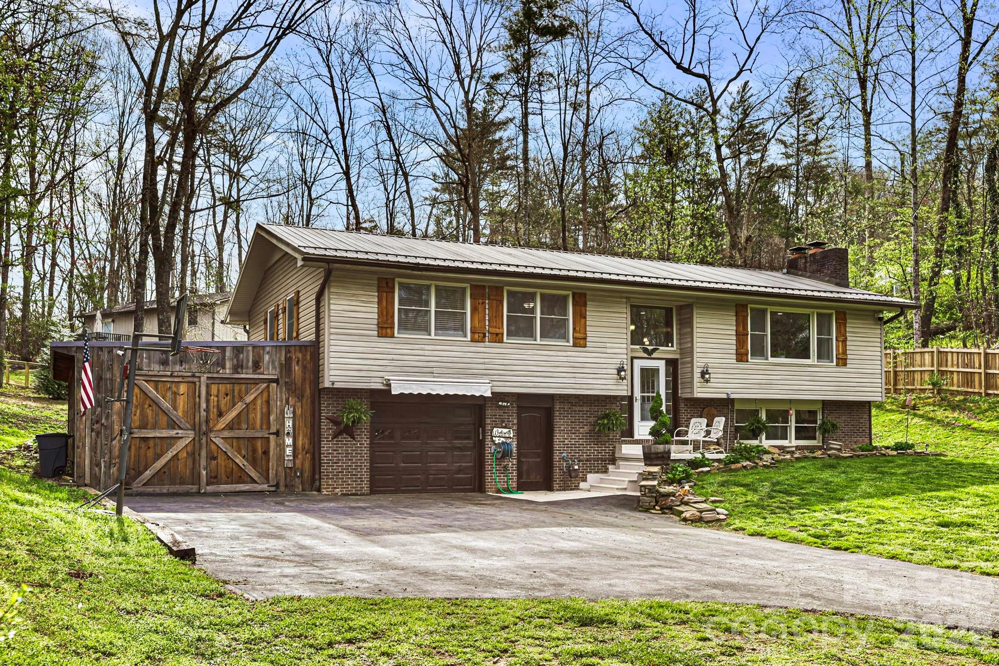 150 Timberlane Drive Etowah NC 28729