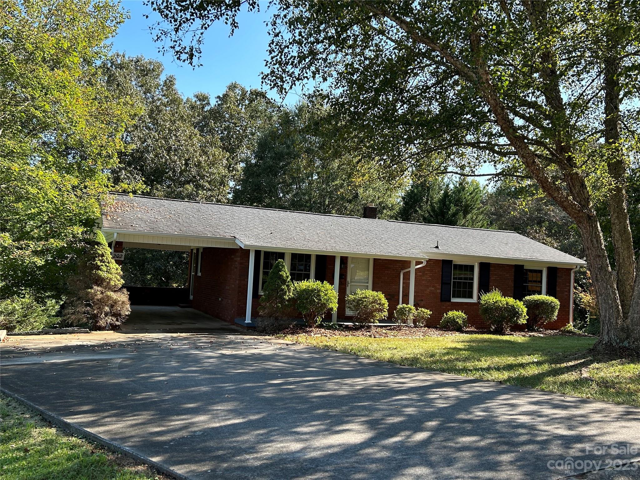 202 Willowbrook Drive Morganton NC 28655