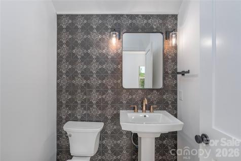 32 Oak Hill Road Candler NC 28715