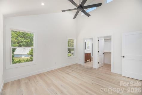 32 Oak Hill Road Candler NC 28715
