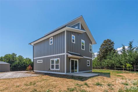 32 Oak Hill Road Candler NC 28715