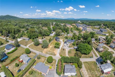 32 Oak Hill Road Candler NC 28715