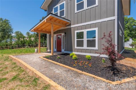 32 Oak Hill Road Candler NC 28715