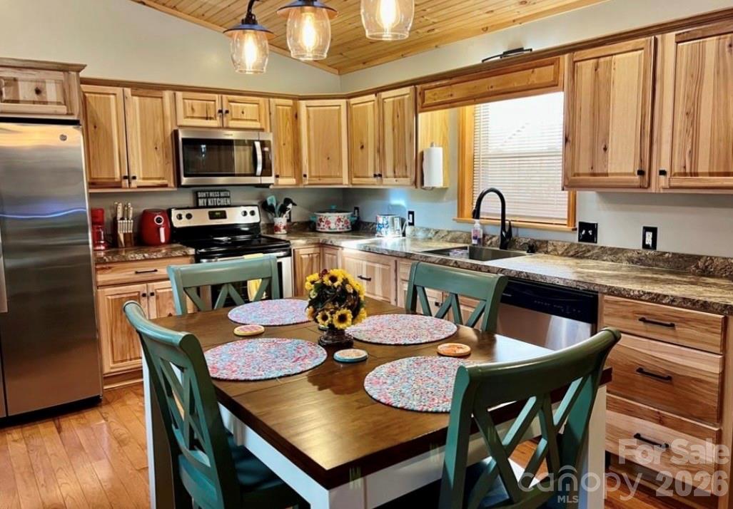 229 Spring Brook Road Newland NC 28657