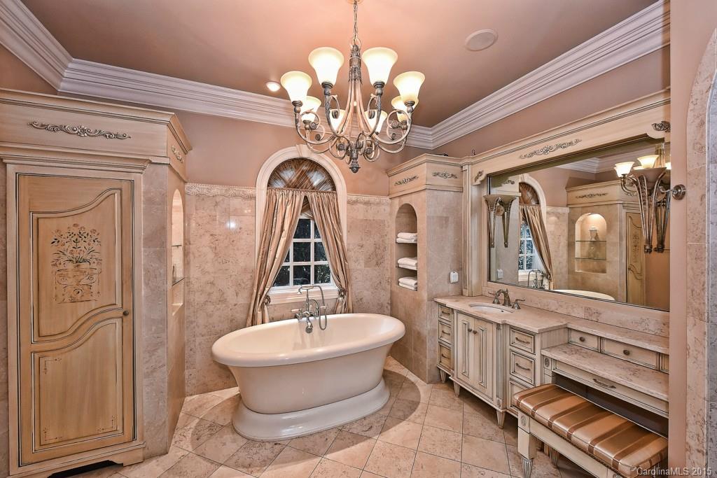 2215 Sharon Lane Charlotte NC 28211