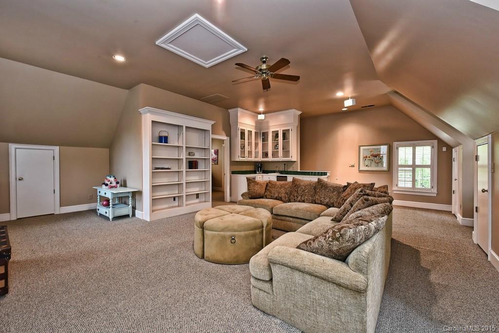 2215 Sharon Lane Charlotte NC 28211