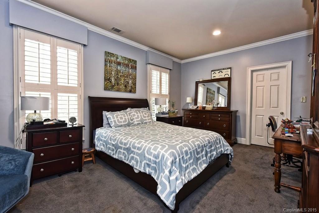2215 Sharon Lane Charlotte NC 28211