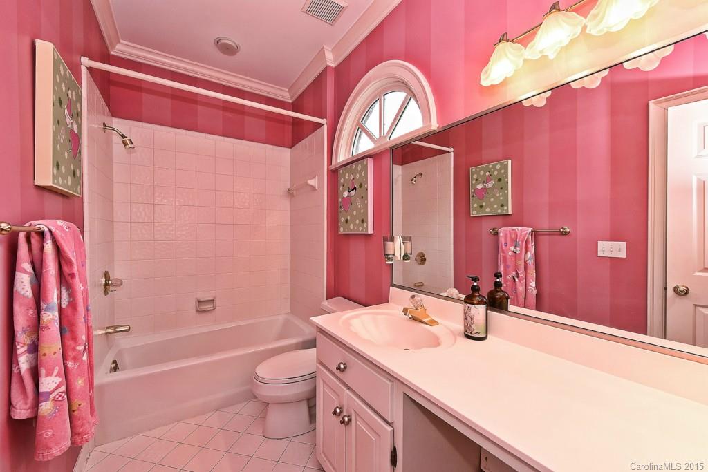 2215 Sharon Lane Charlotte NC 28211