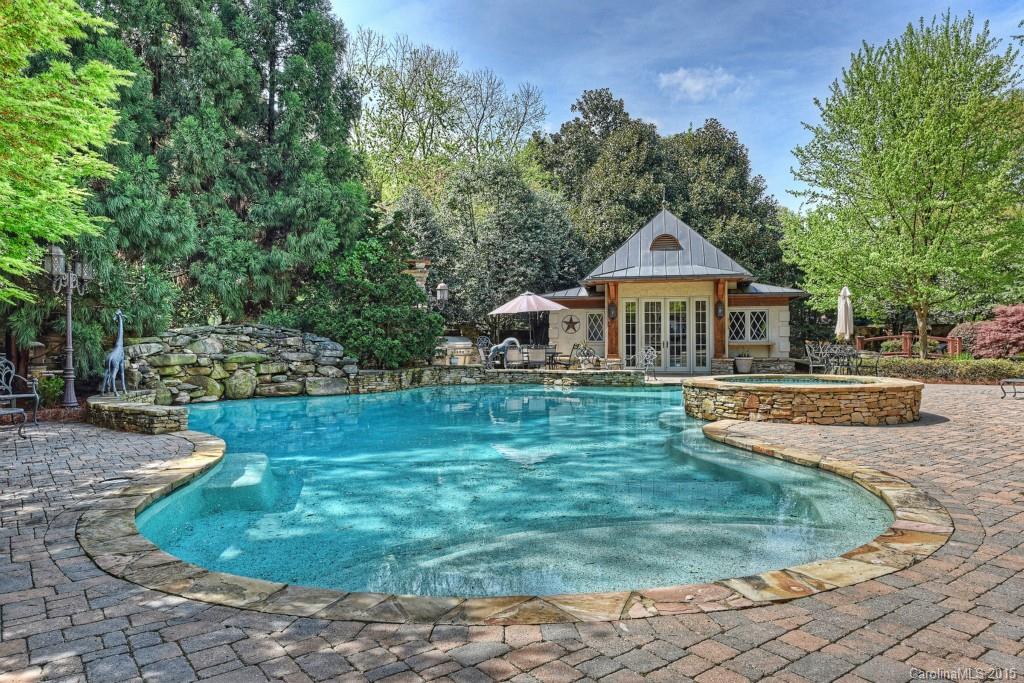 2215 Sharon Lane Charlotte NC 28211