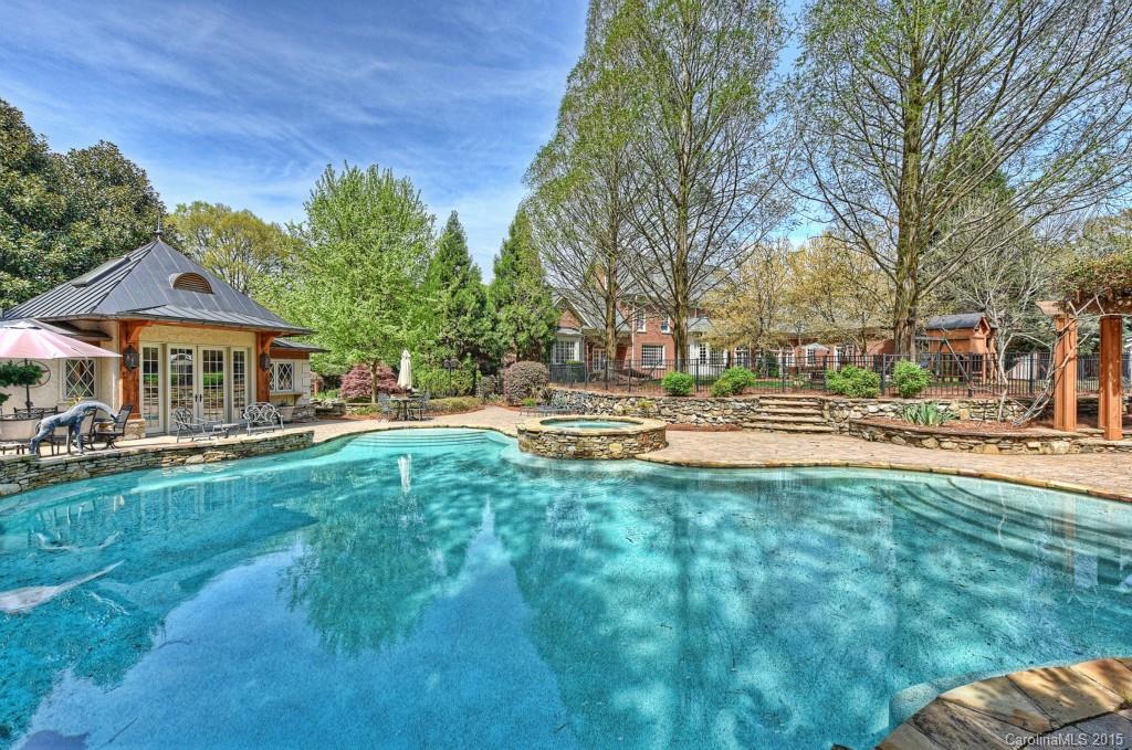 2215 Sharon Lane Charlotte NC 28211