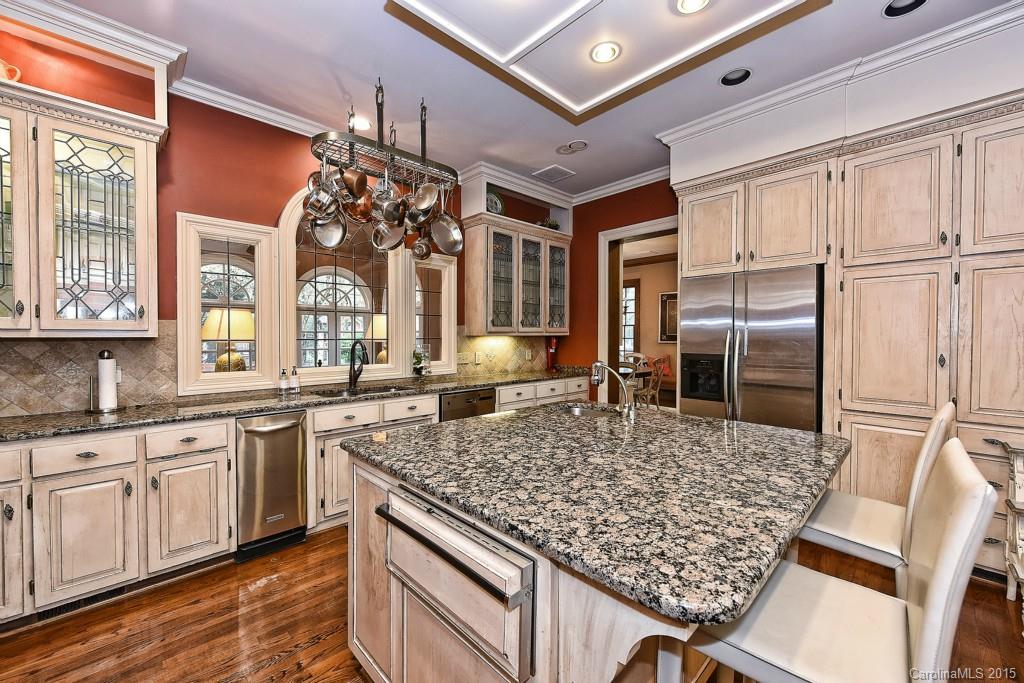 2215 Sharon Lane Charlotte NC 28211