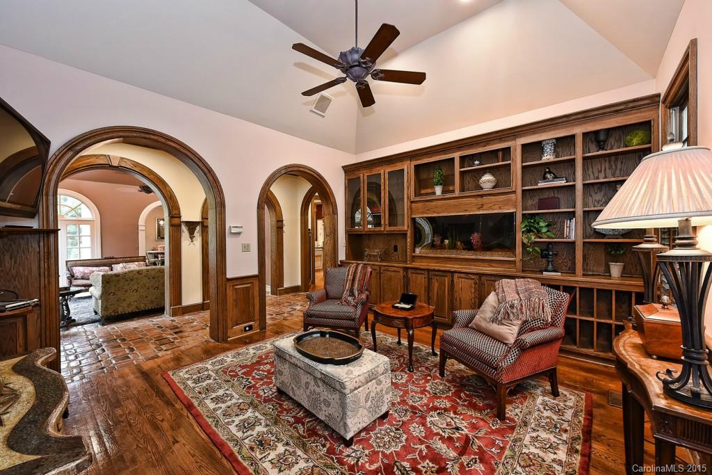 2215 Sharon Lane Charlotte NC 28211