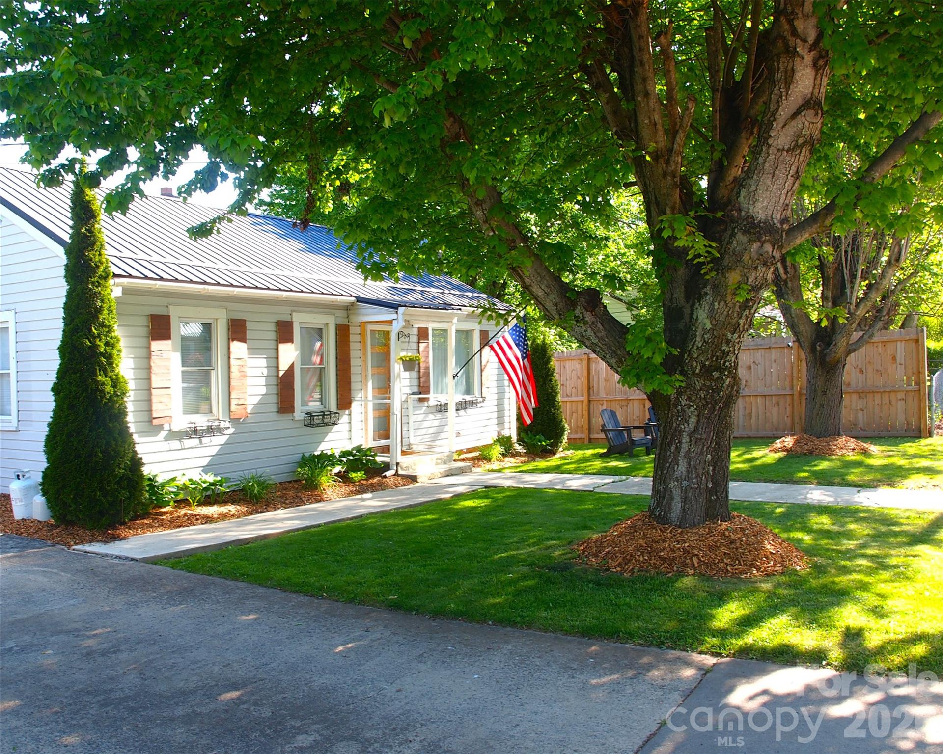 316 Hazelwood Avenue Waynesville NC 28786