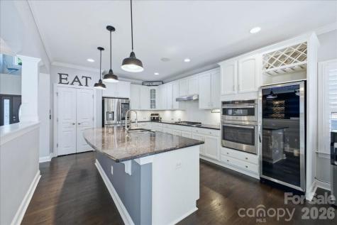 1825 Laveta Road Charlotte NC 28269