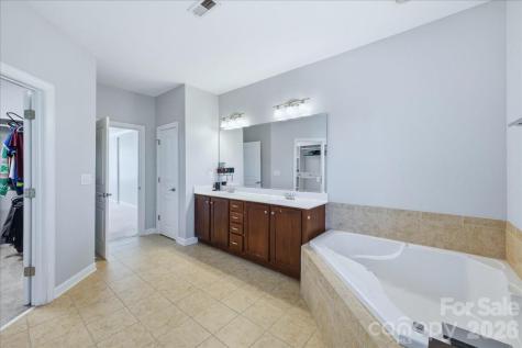 1825 Laveta Road Charlotte NC 28269