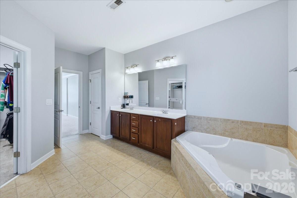 1825 Laveta Road Charlotte NC 28269