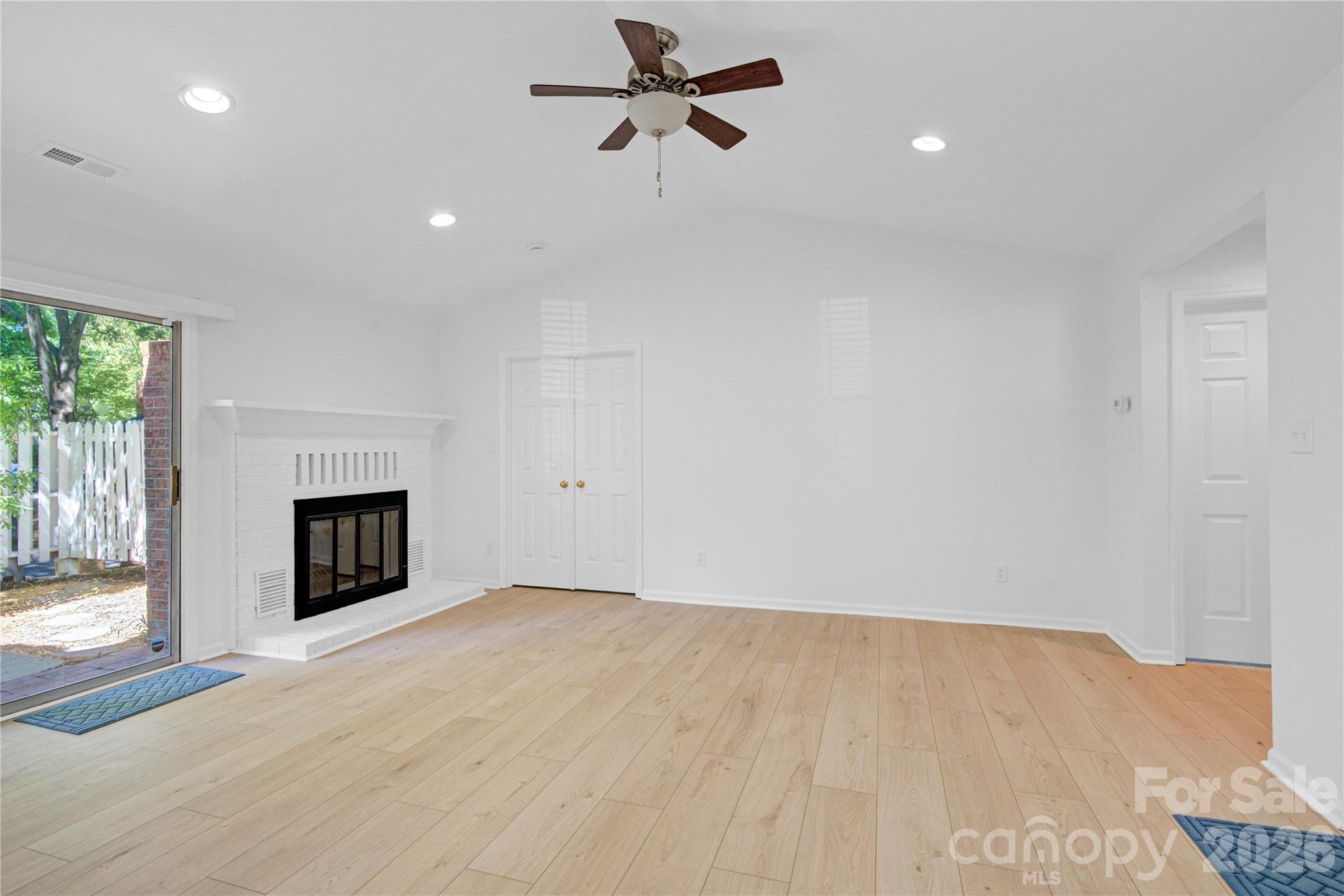 2734 Tiergarten Lane Charlotte NC 28210