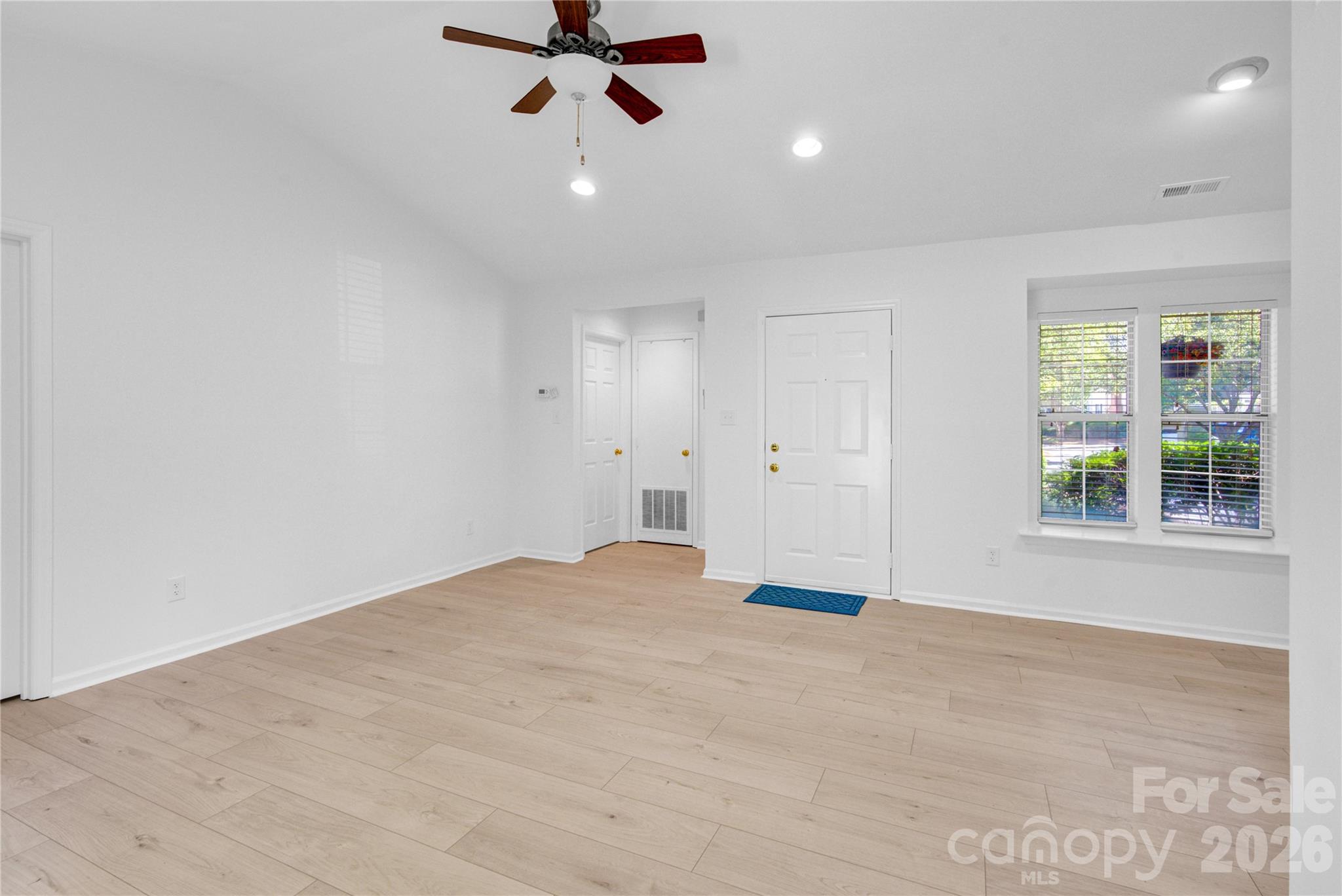 2734 Tiergarten Lane Charlotte NC 28210