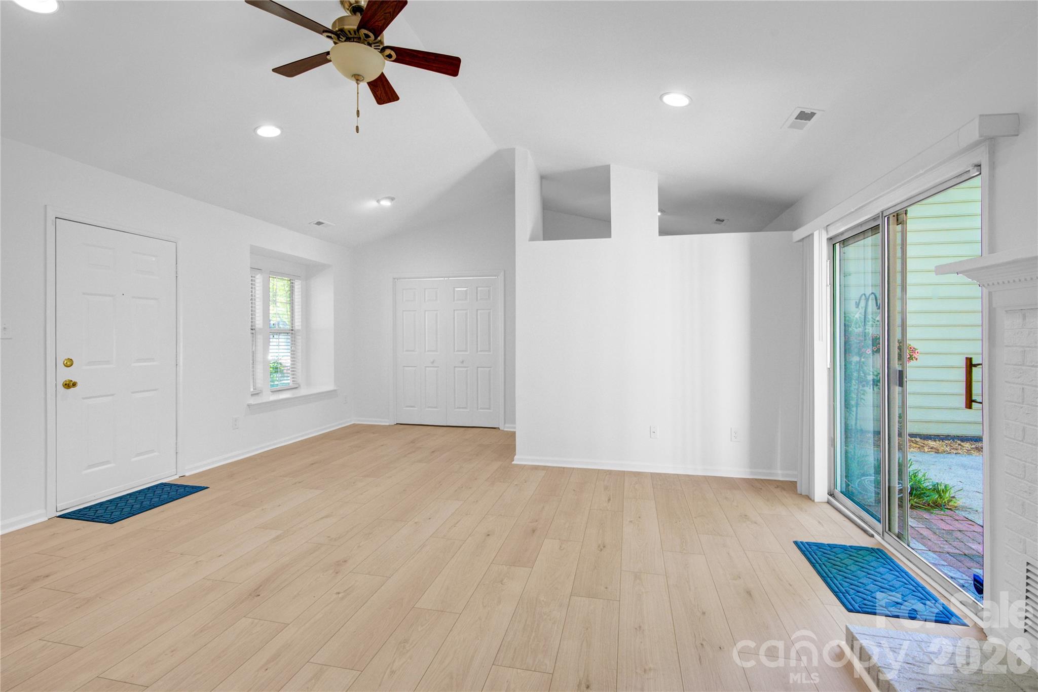 2734 Tiergarten Lane Charlotte NC 28210