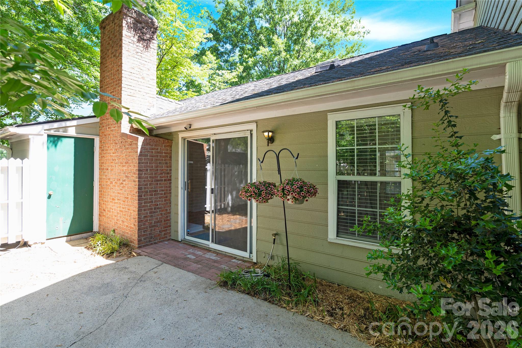 2734 Tiergarten Lane Charlotte NC 28210