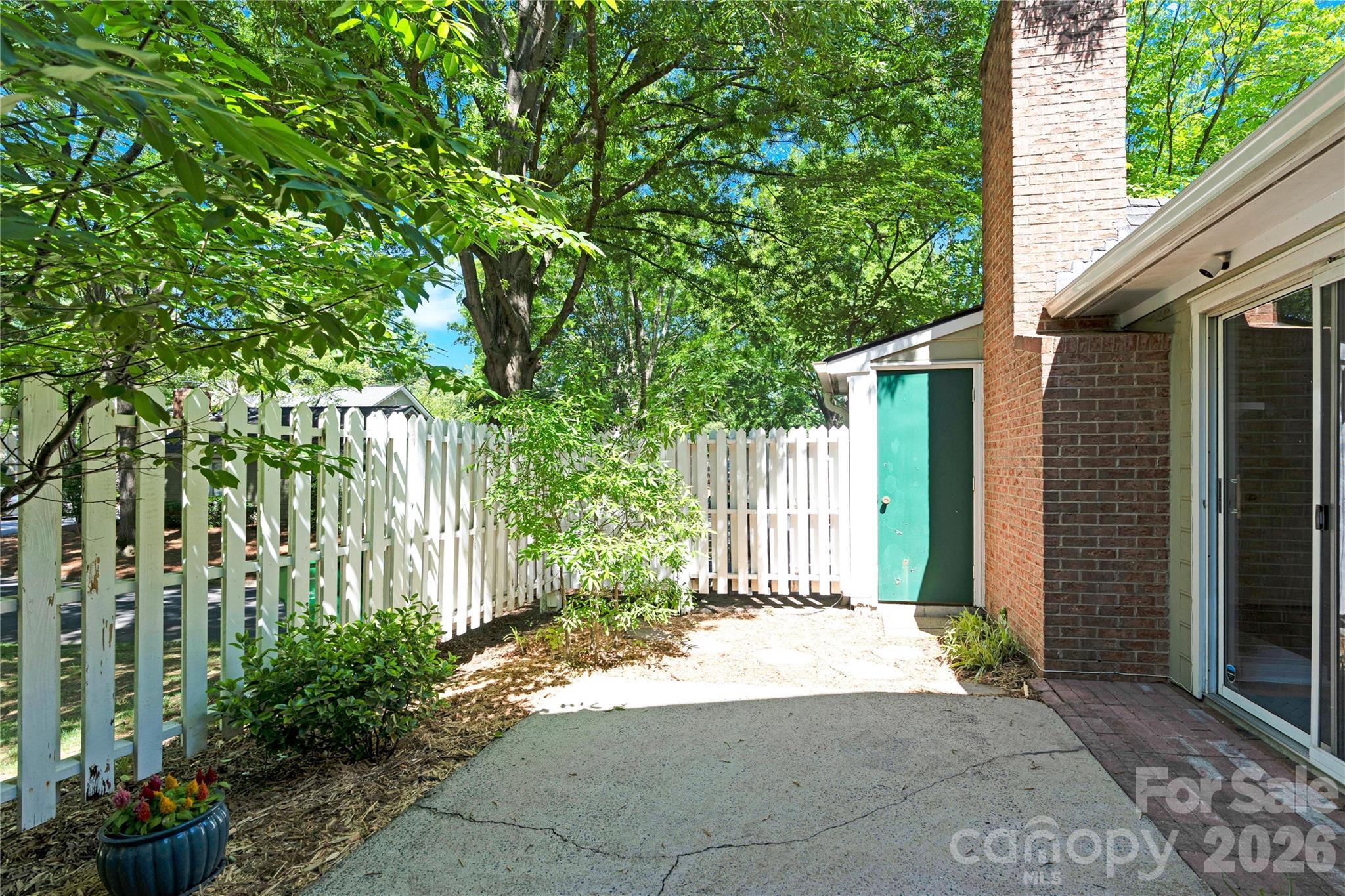 2734 Tiergarten Lane Charlotte NC 28210