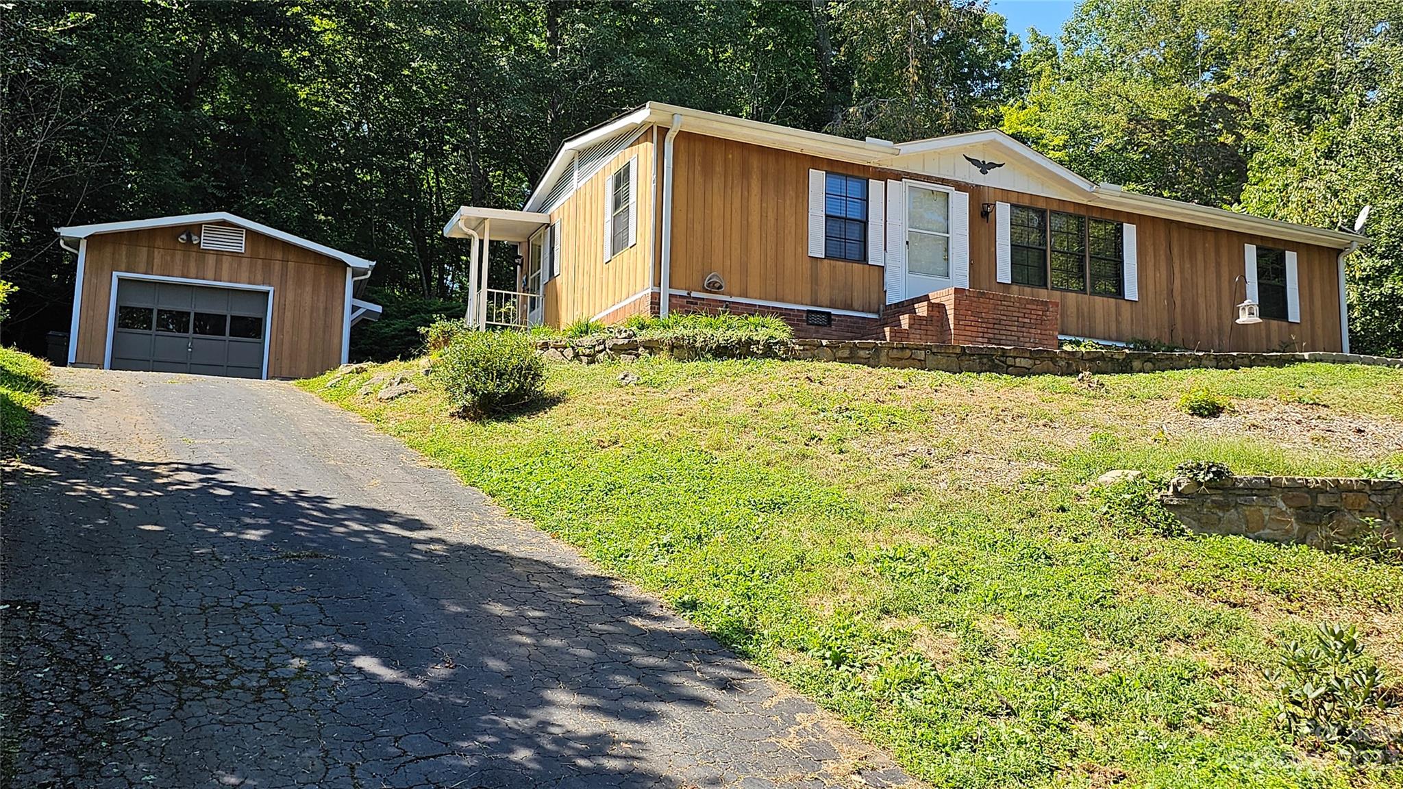 36 Woodscape Drive Mills River NC 28759