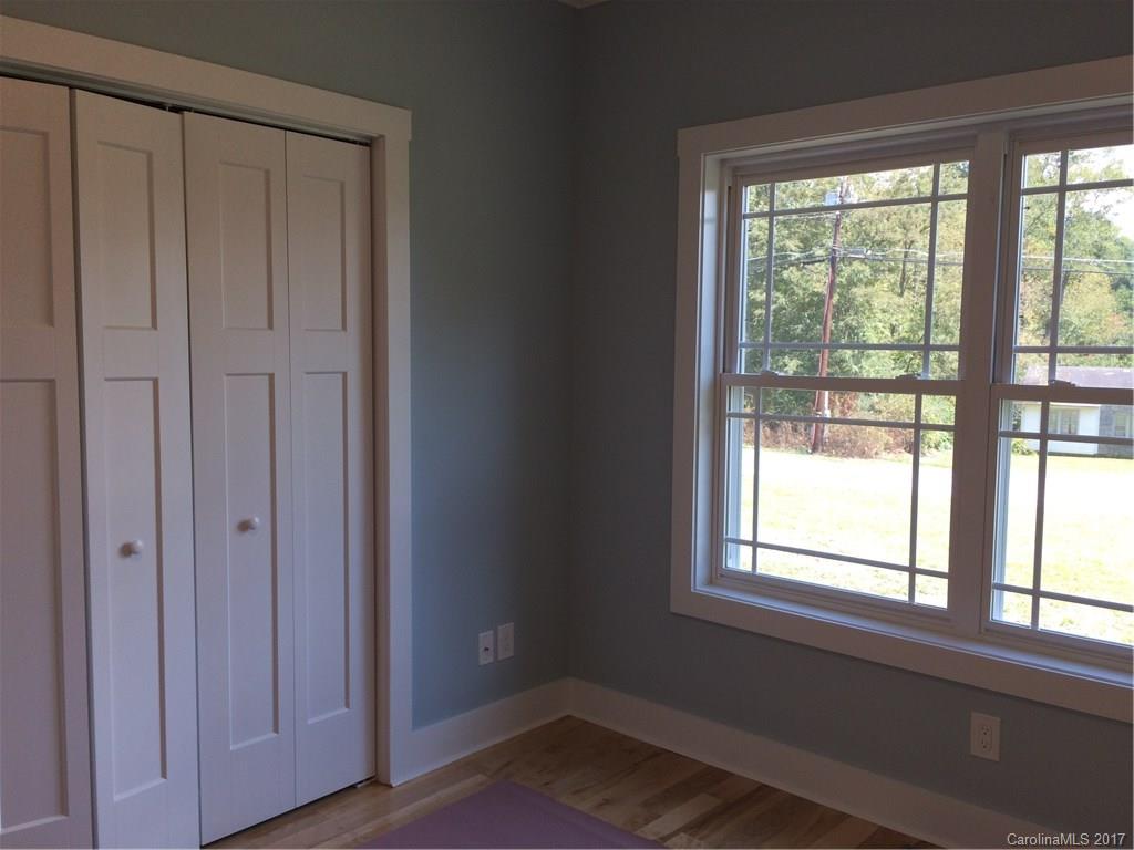 7 Addison Fisher Way Asheville NC 28805