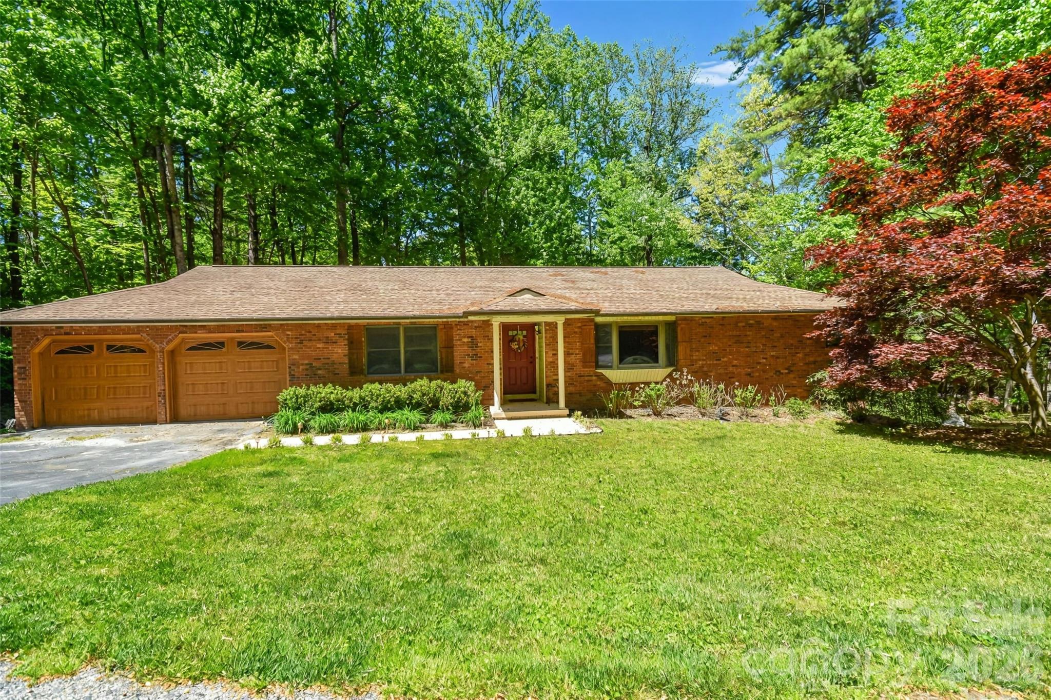 14 N Willow Wood Trail Hendersonville NC 28739