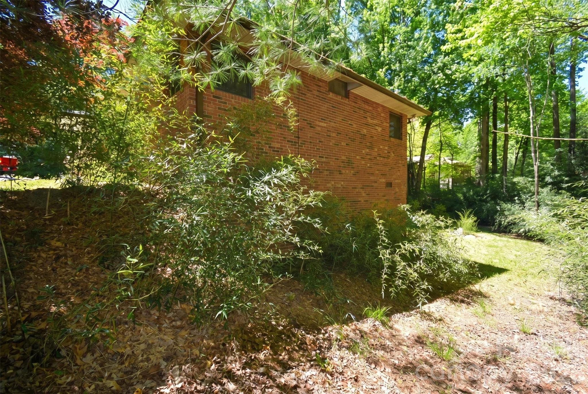 14 N Willow Wood Trail Hendersonville NC 28739