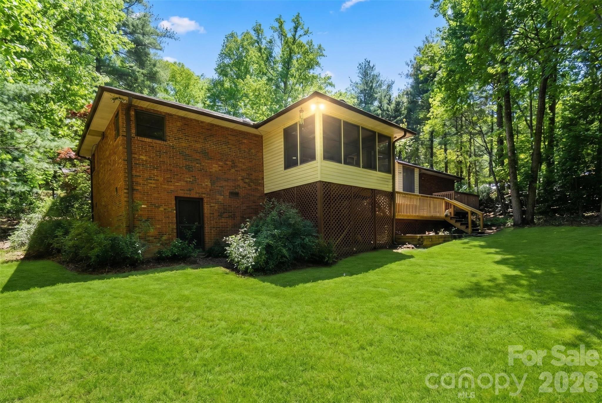 14 N Willow Wood Trail Hendersonville NC 28739