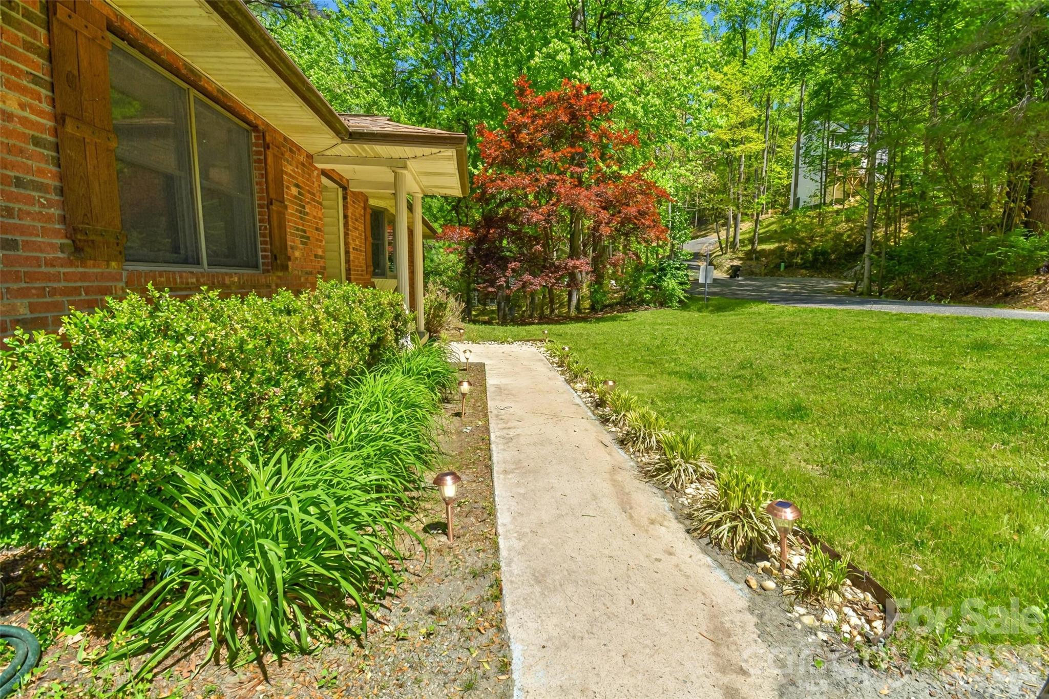 14 N Willow Wood Trail Hendersonville NC 28739