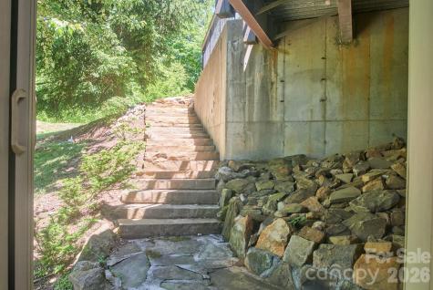 427 Spring Rock Road Burnsville NC 28714