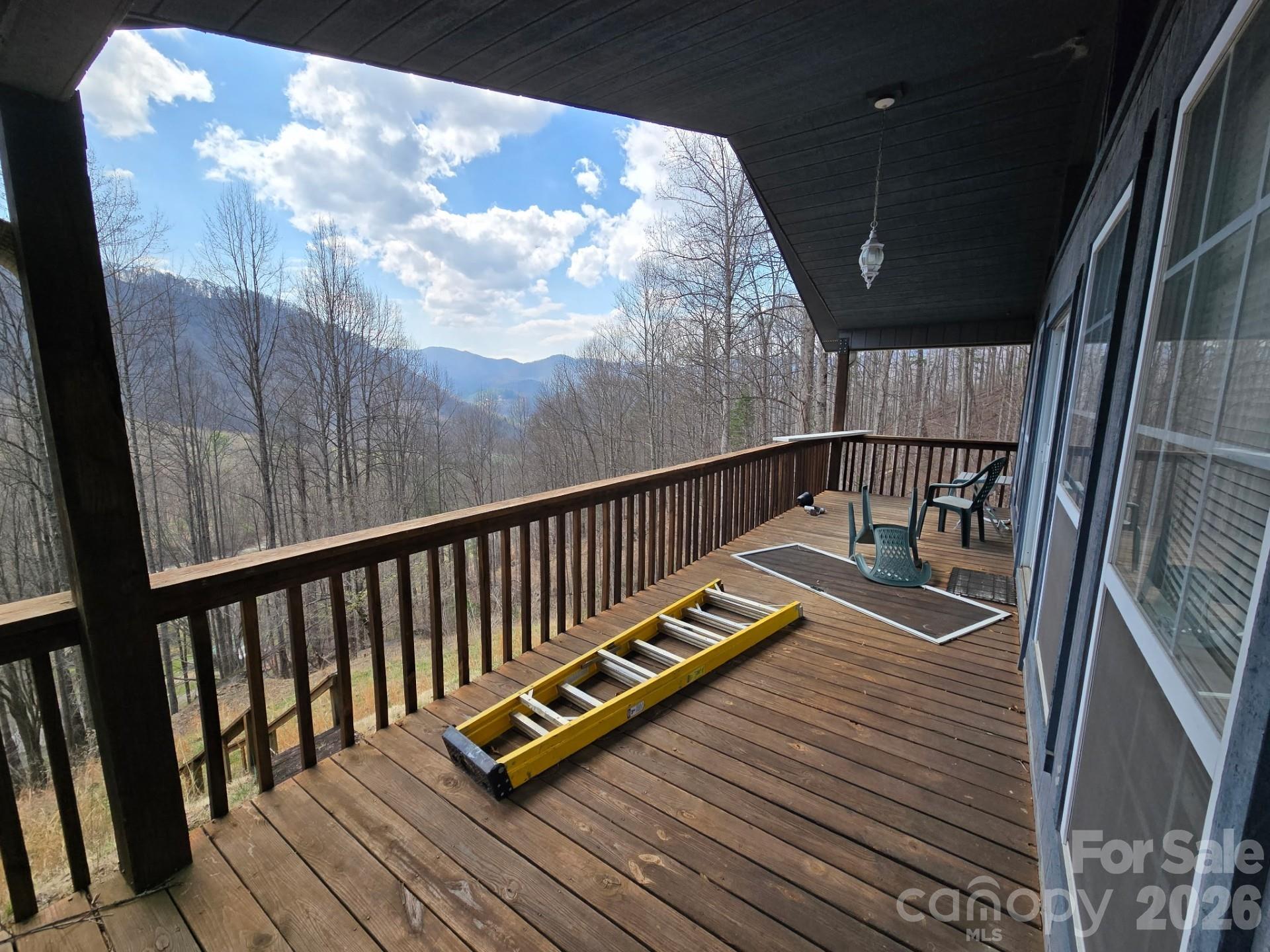 987 West Road Hot Springs NC 28743
