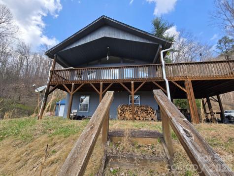 987 West Road Hot Springs NC 28743
