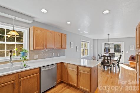 263 S Pinnacle Drive Burnsville NC 28714