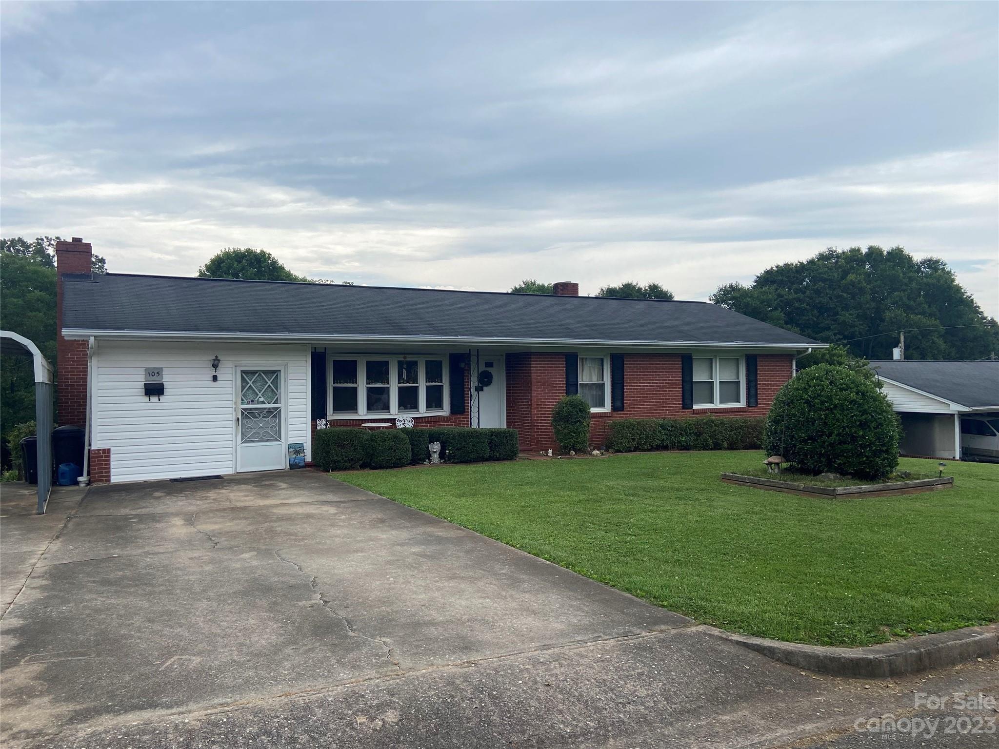 105 Woodward Avenue Morganton NC 28655
