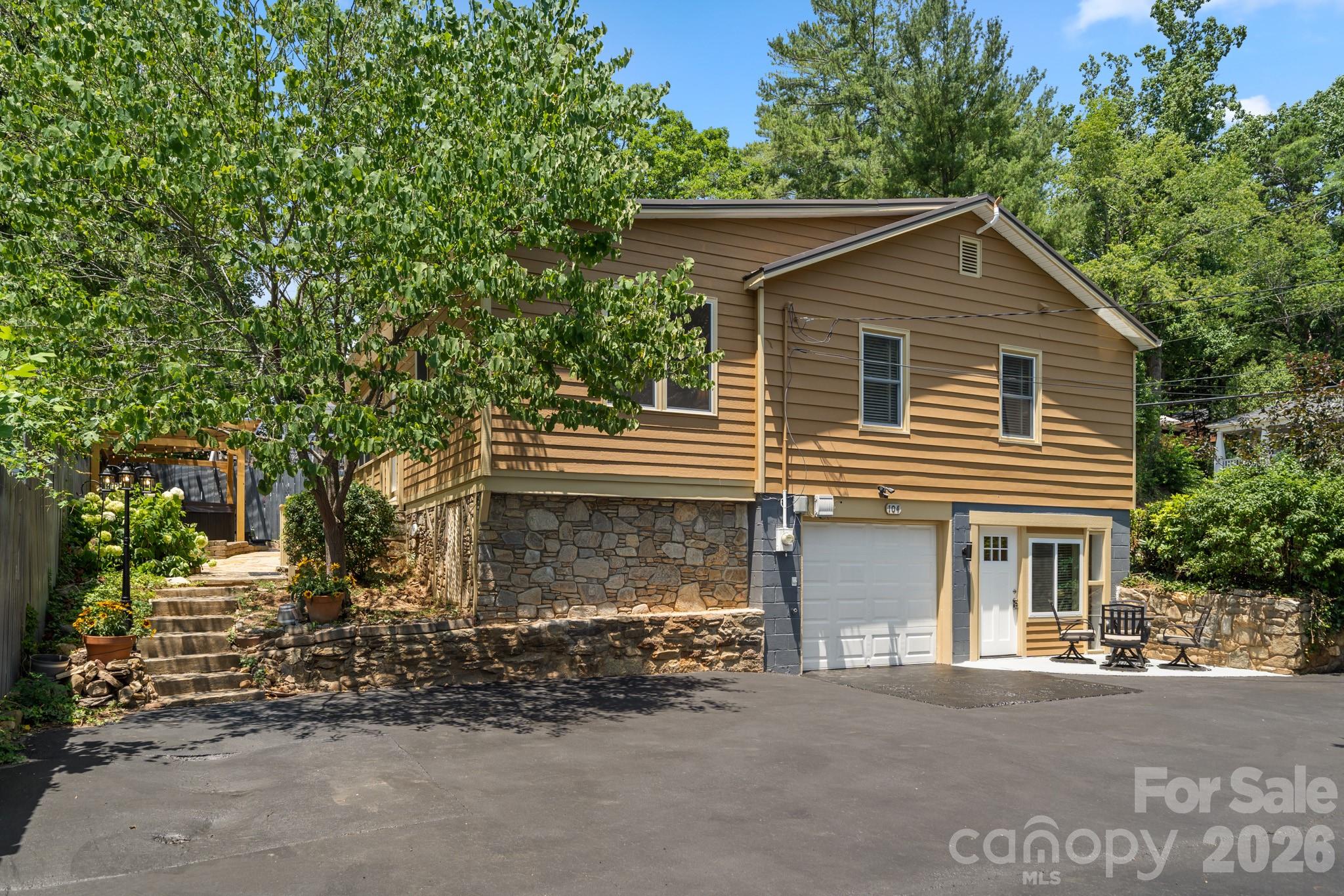 104 Maney Avenue Asheville NC 28804