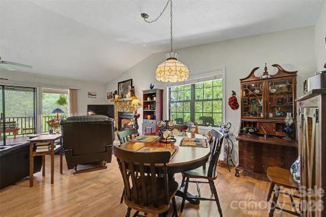 531 Reserve Road Franklin NC 28734