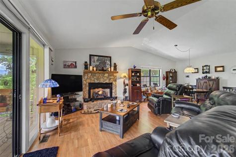 531 Reserve Road Franklin NC 28734