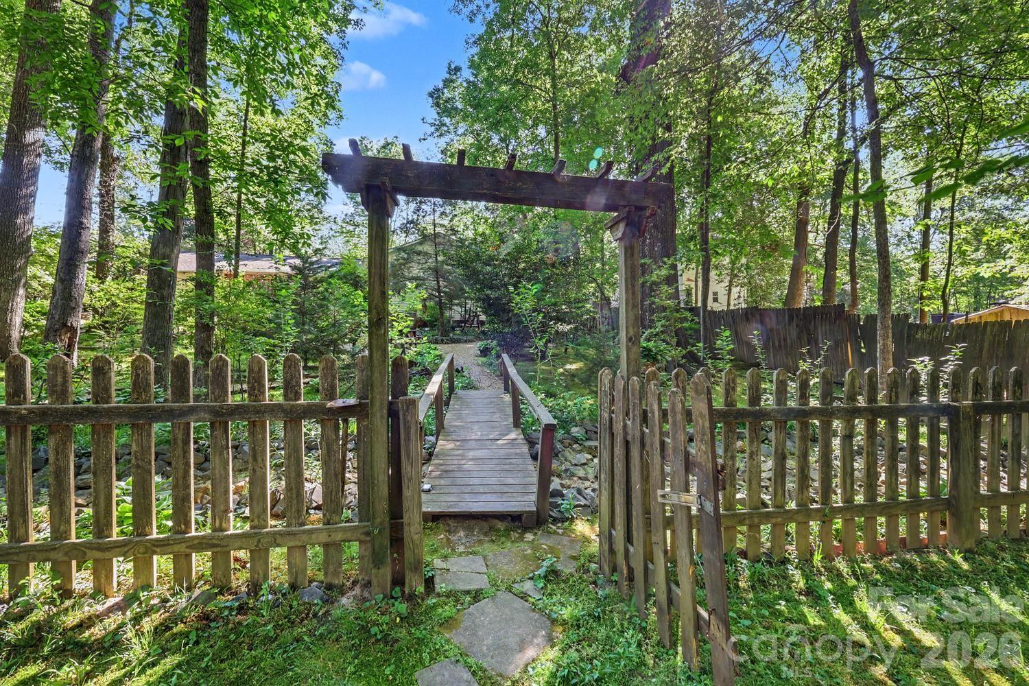 10112 Idlewild Road Matthews NC 28105