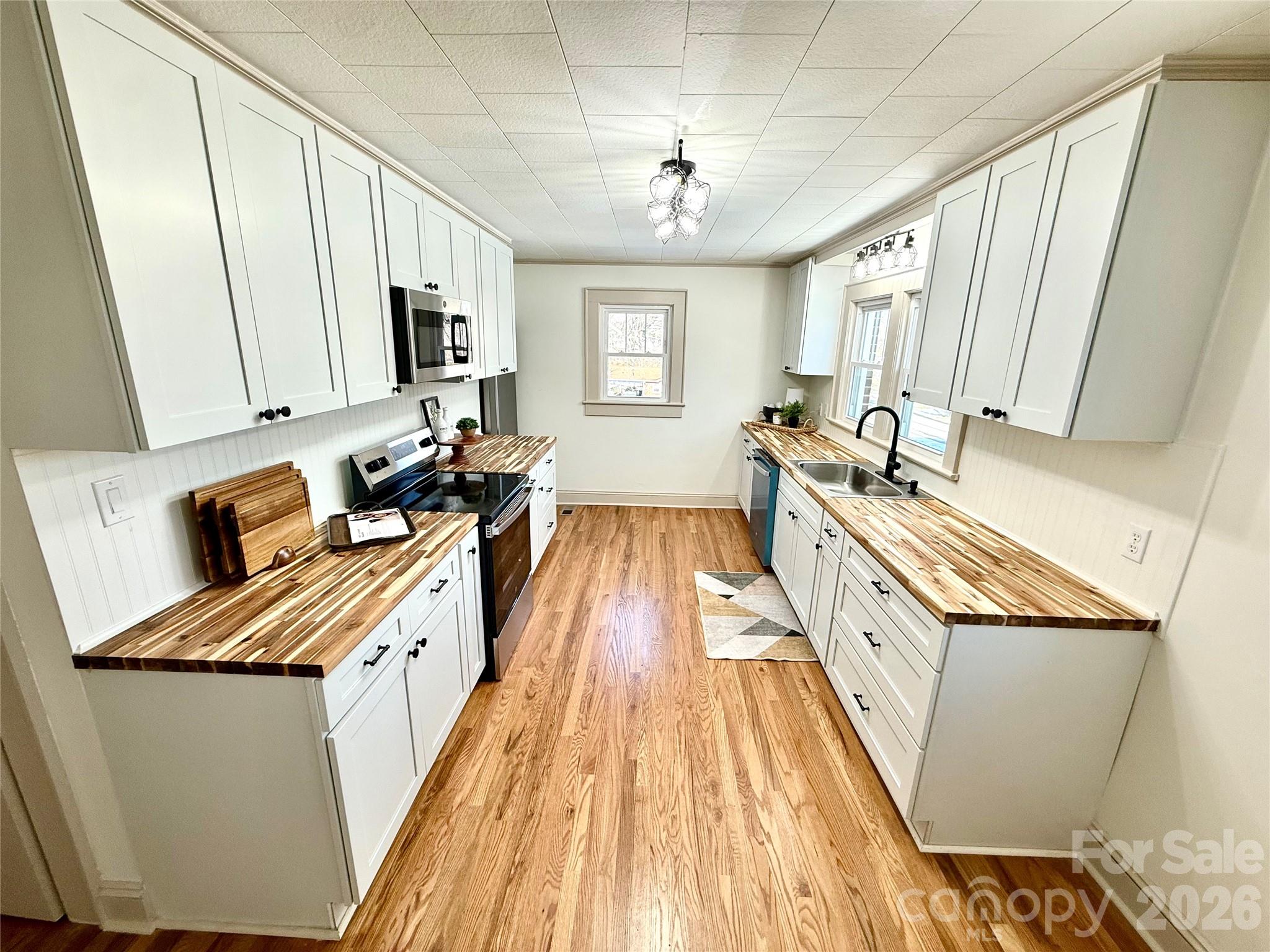 531 21st Avenue NE Hickory NC 28601