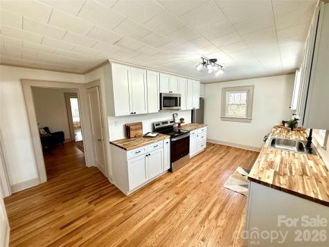 531 21st Avenue NE Hickory NC 28601