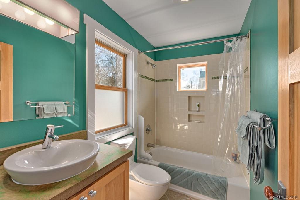 11 Reynolds Road Asheville NC 28806