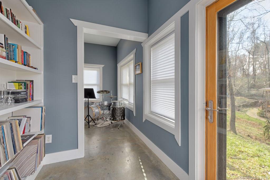 11 Reynolds Road Asheville NC 28806