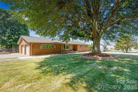 226 28th Avenue Place NE Hickory NC 28601