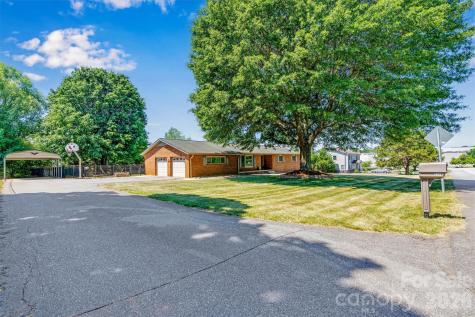 226 28th Avenue Place NE Hickory NC 28601