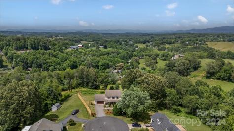 115 Knollway Court Asheville NC 28806